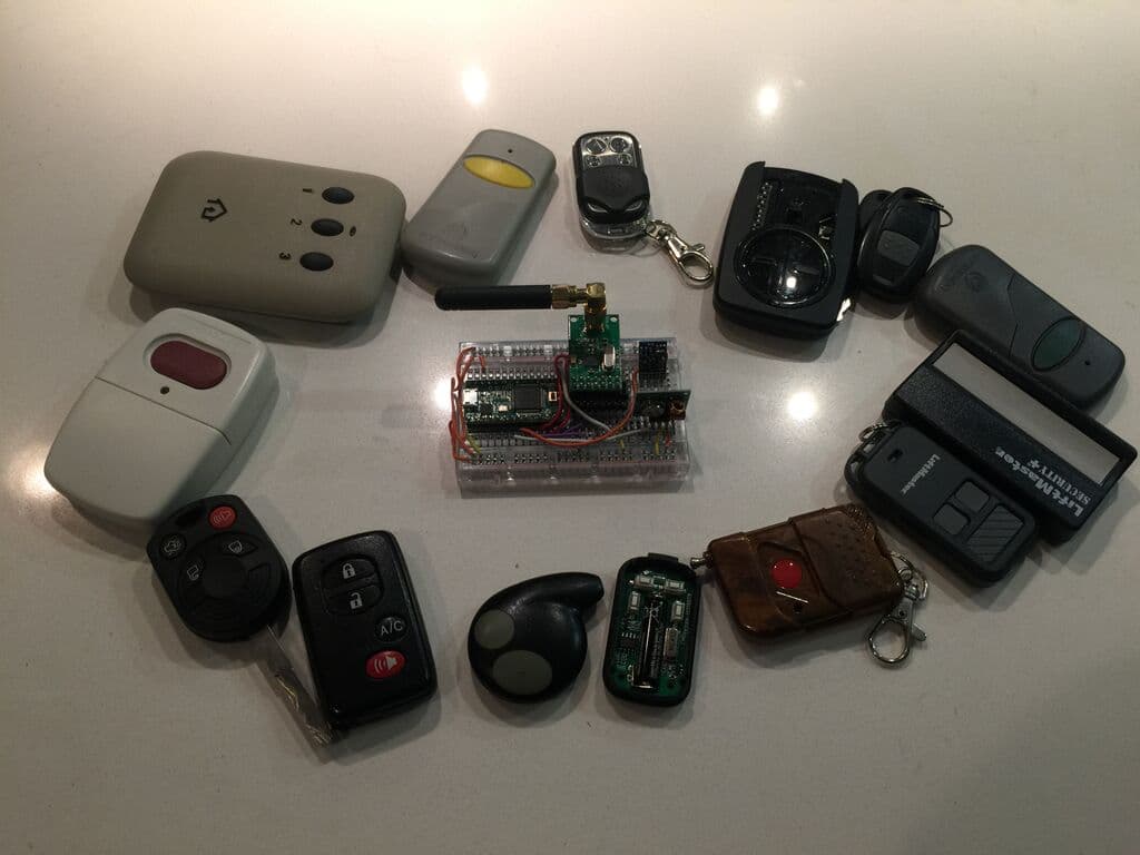 RollJam, a $30 device to unlock the majority of car doors