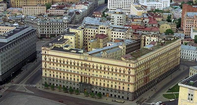 FSB Russia's Secret Blizzard APT targets Ukraine with Kazuar backdoor https://securityaffairs.com/171896/apt/secret-blizzard-targets-ukraine-with-kazuar-backdoor.html #securityaffairs #hacking