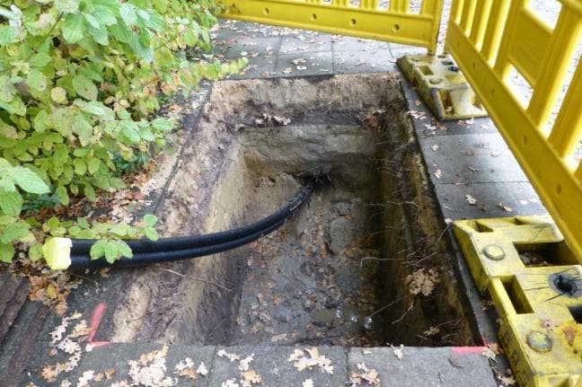 California: who is cutting Fiber-optic cable lines and why?